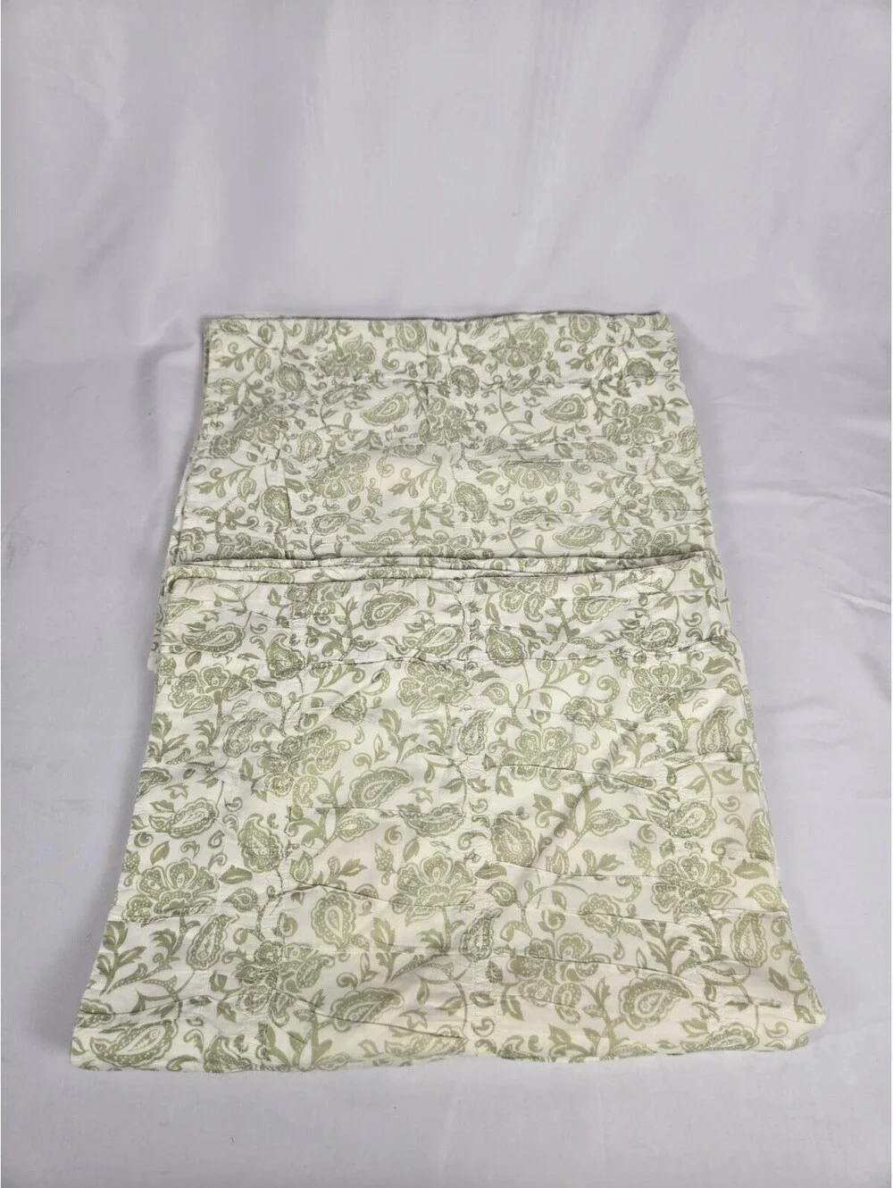 Pottery Barn Green Paisley Pillowcase Set Of 2 Standard Size